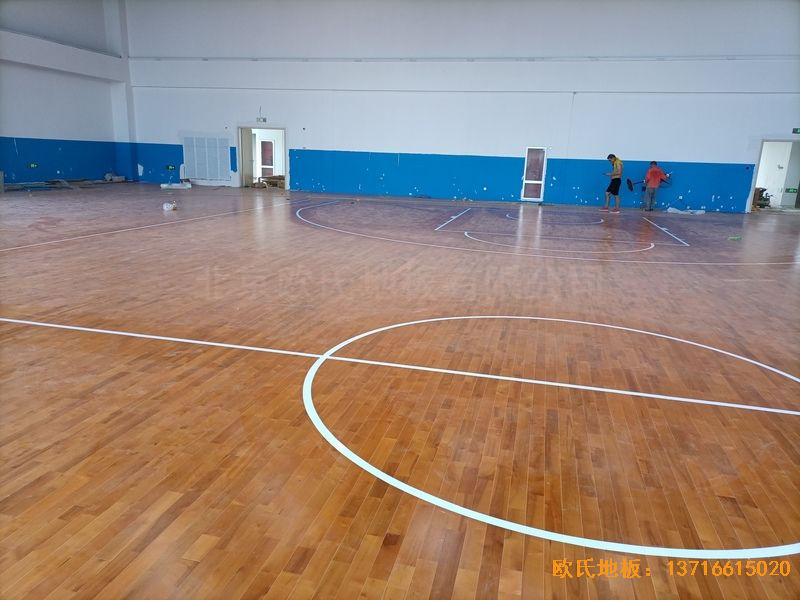 ���K���w����·�W(xu��)У�\(y��n)��(d��ng)ľ�ذ尲�b����