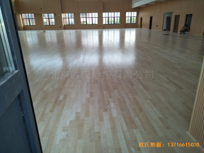 �Ϻ��ɽ��^�ܱ��WУ�\���^�\��ľ�ذ���O����4